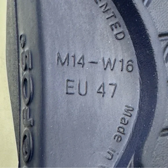 OOFOS Sandals. Size 14 - Picture 2 of 10